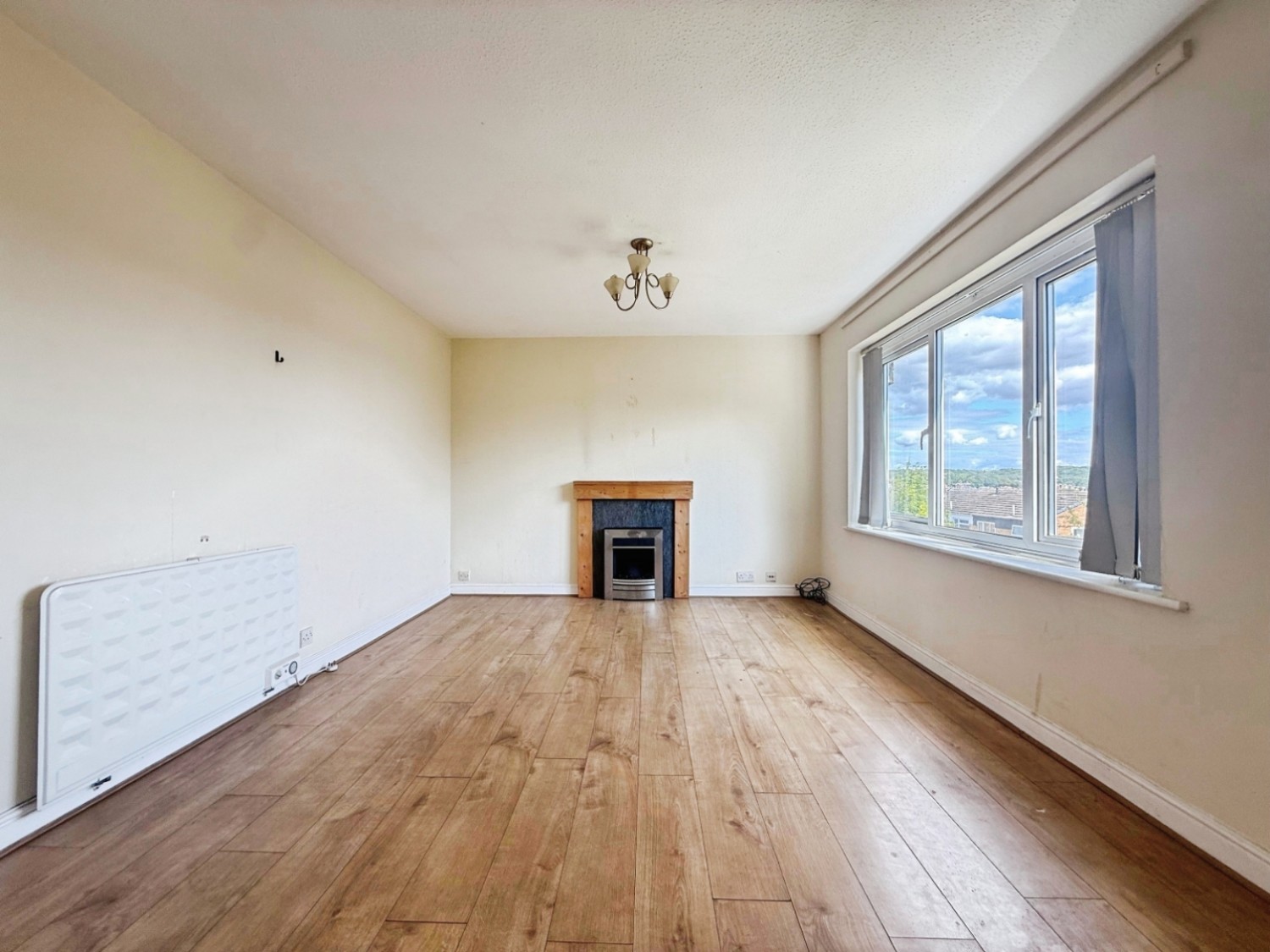 2 bedroom Flat for sale in Pine Croft, Chapeltown, Sheffield