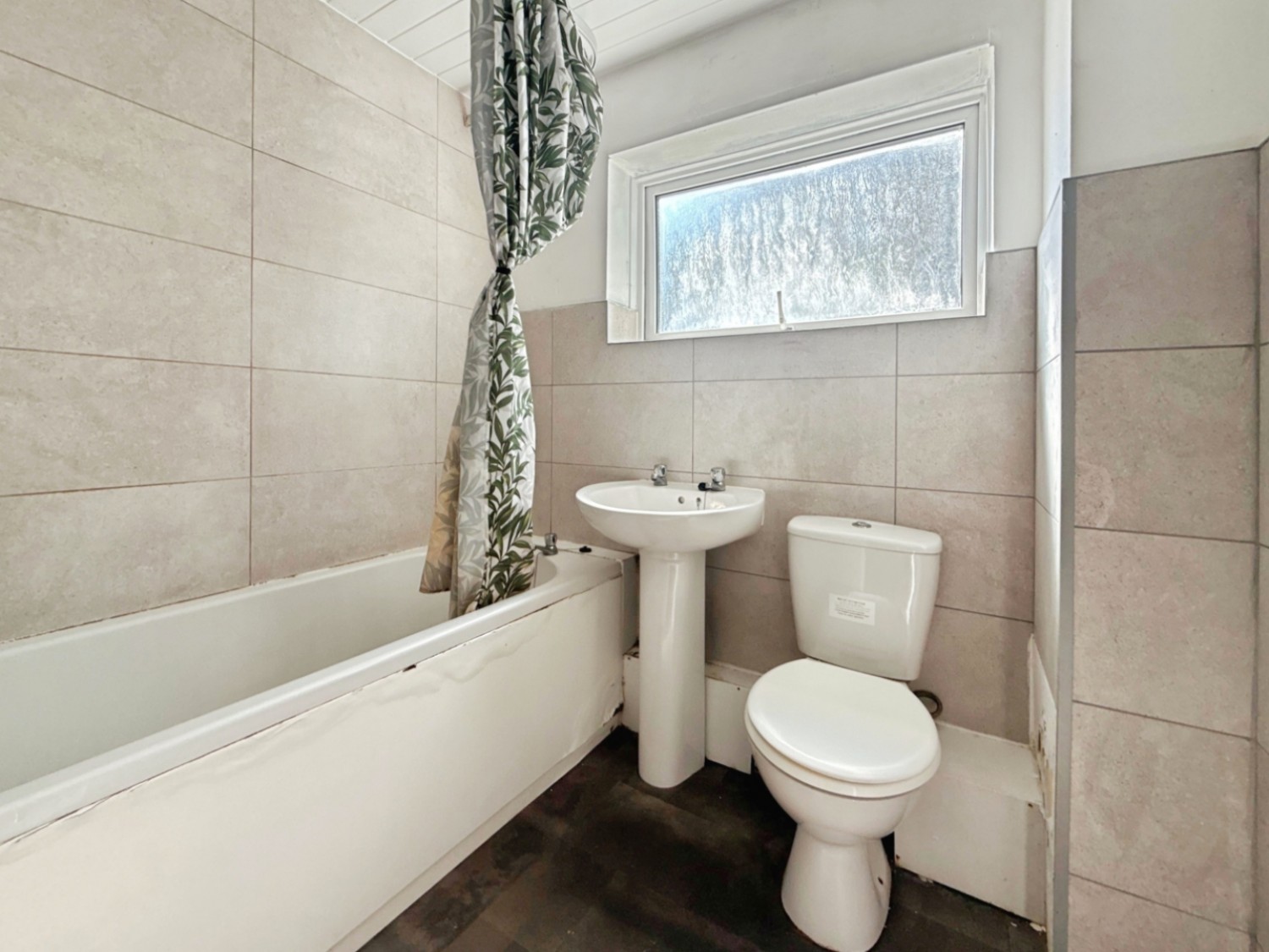 2 bedroom Flat for sale in Pine Croft, Chapeltown, Sheffield