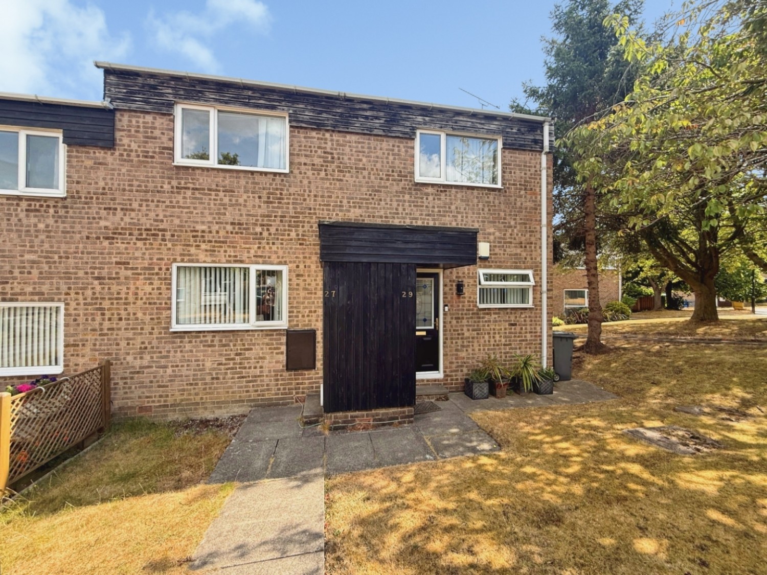 2 bedroom Flat for sale in Pine Croft, Chapeltown, Sheffield