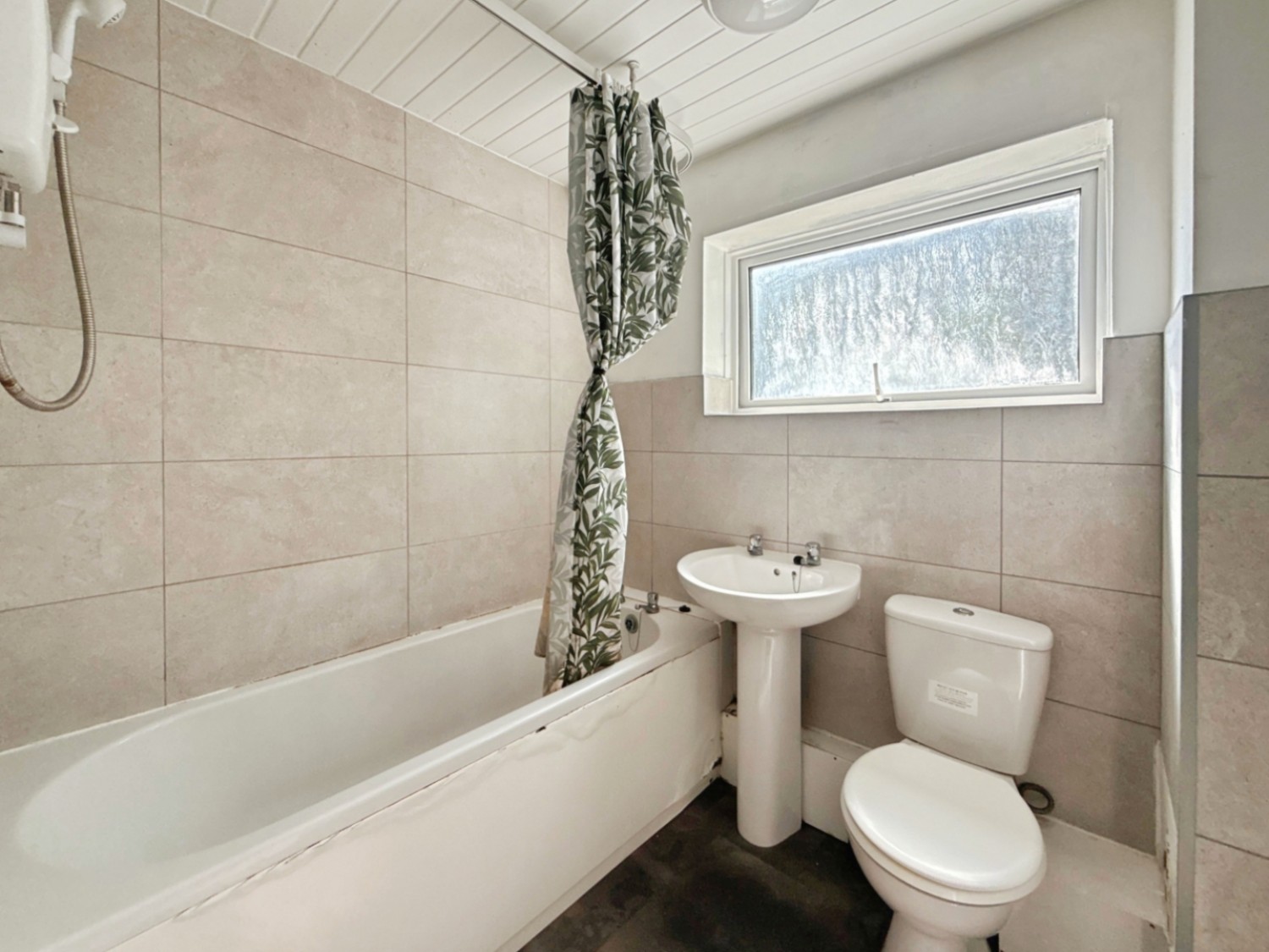 2 bedroom Flat for sale in Pine Croft, Chapeltown, Sheffield