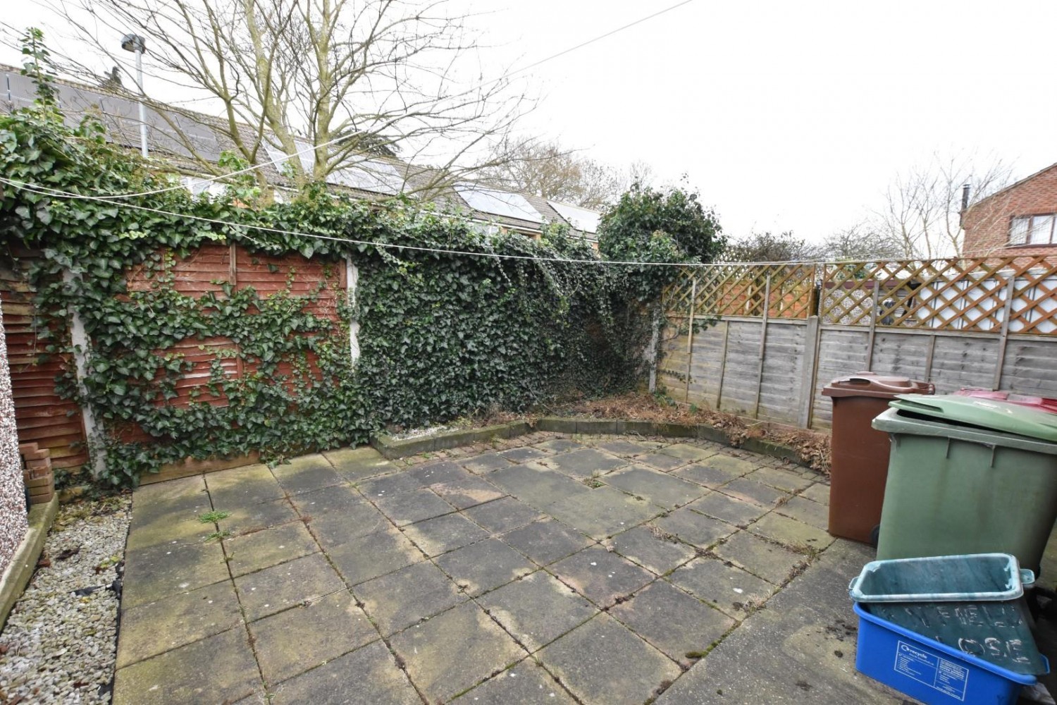 2 bedroom House for sale in Northfield Close, West Butterwick
