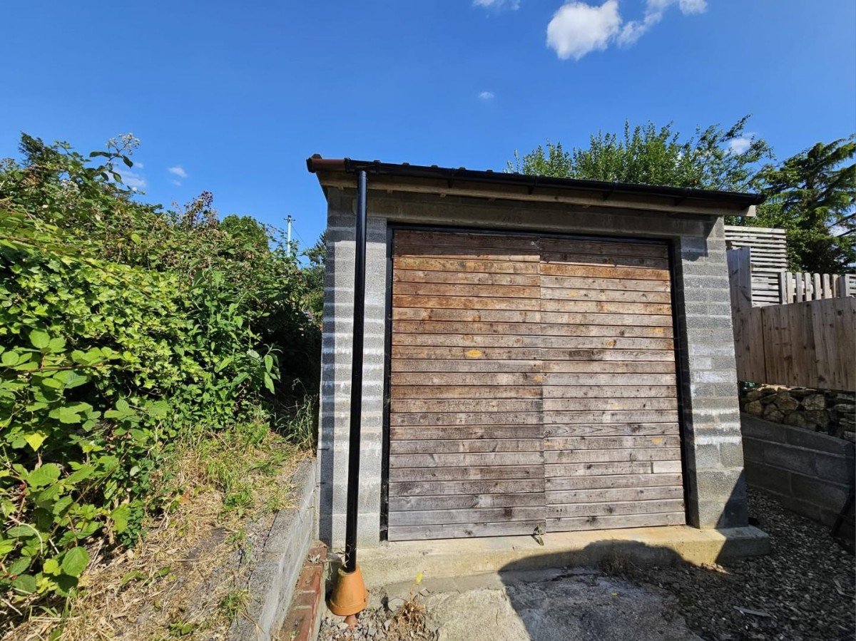 Rosebery Road, Dursley