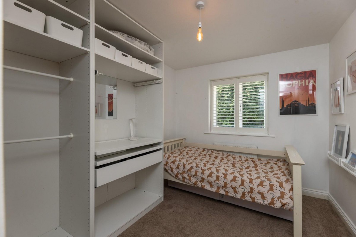2, Roberts Close, Fairburn, Knottingley, North Yor