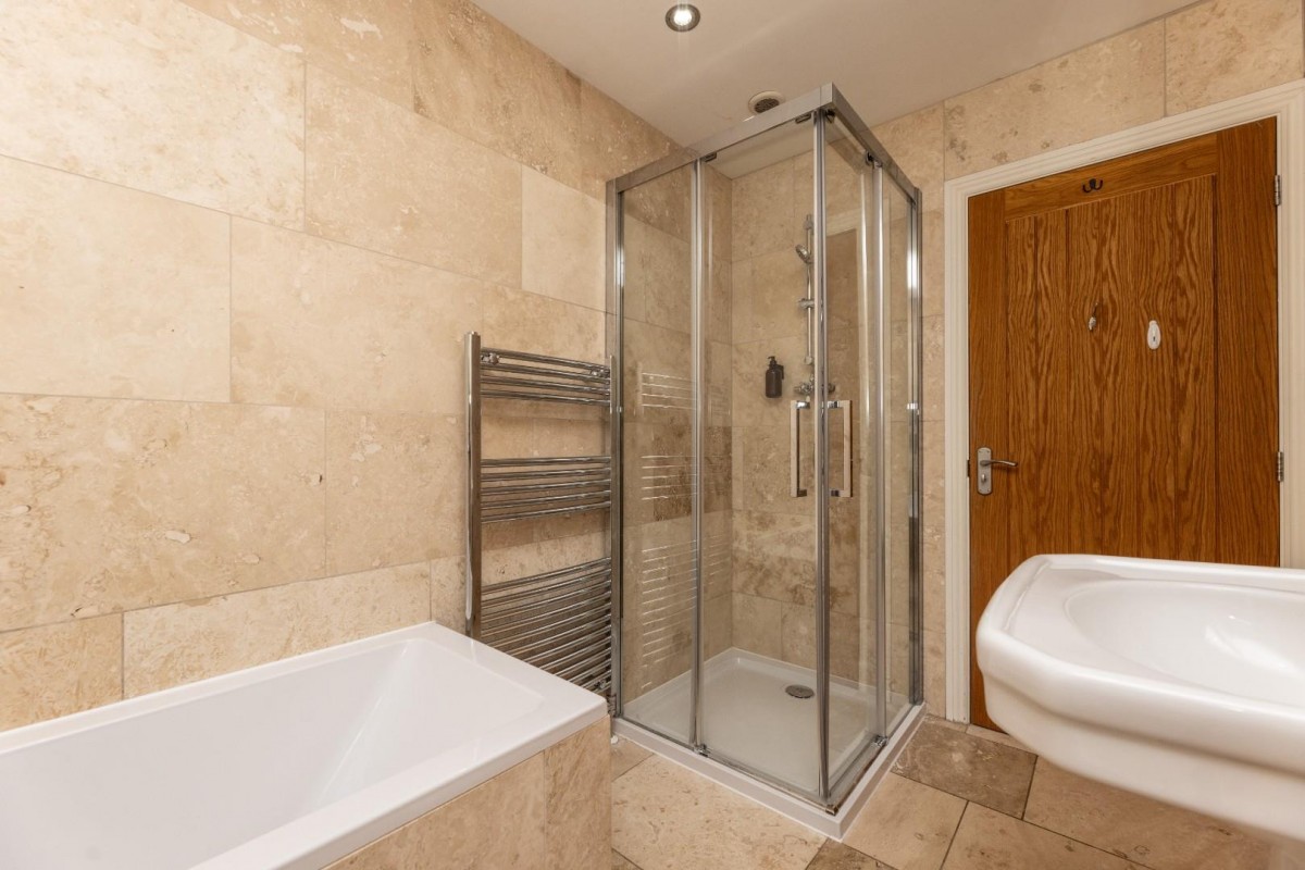 2, Roberts Close, Fairburn, Knottingley, North Yor