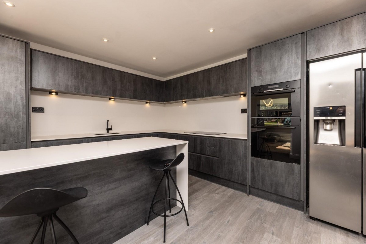 2, Roberts Close, Fairburn, Knottingley, North Yor