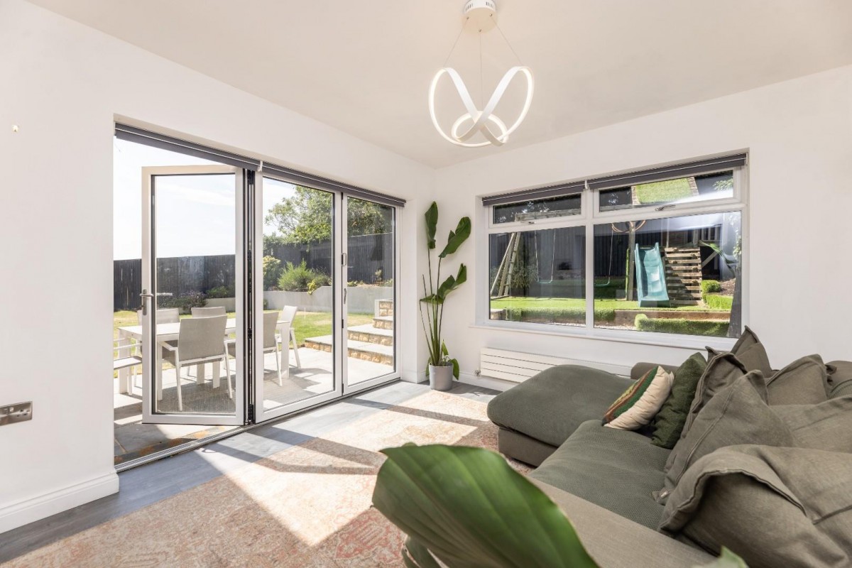 2, Roberts Close, Fairburn, Knottingley, North Yor