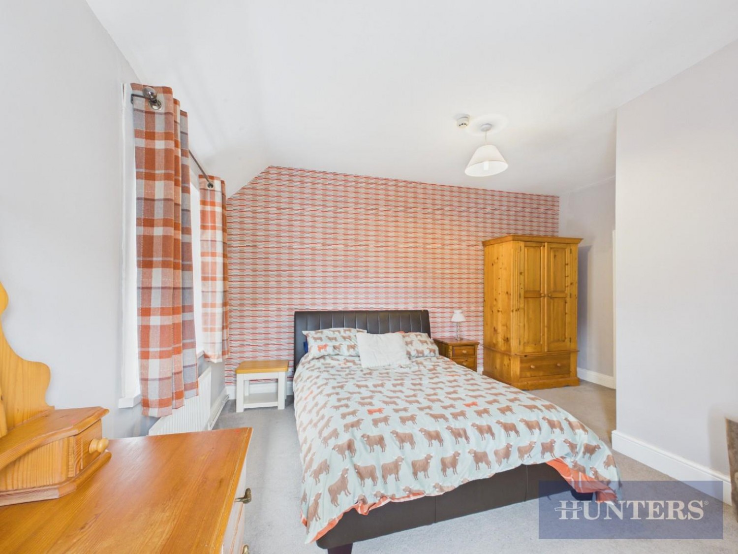 6 bedroom House for sale in West Street, Scarborough
