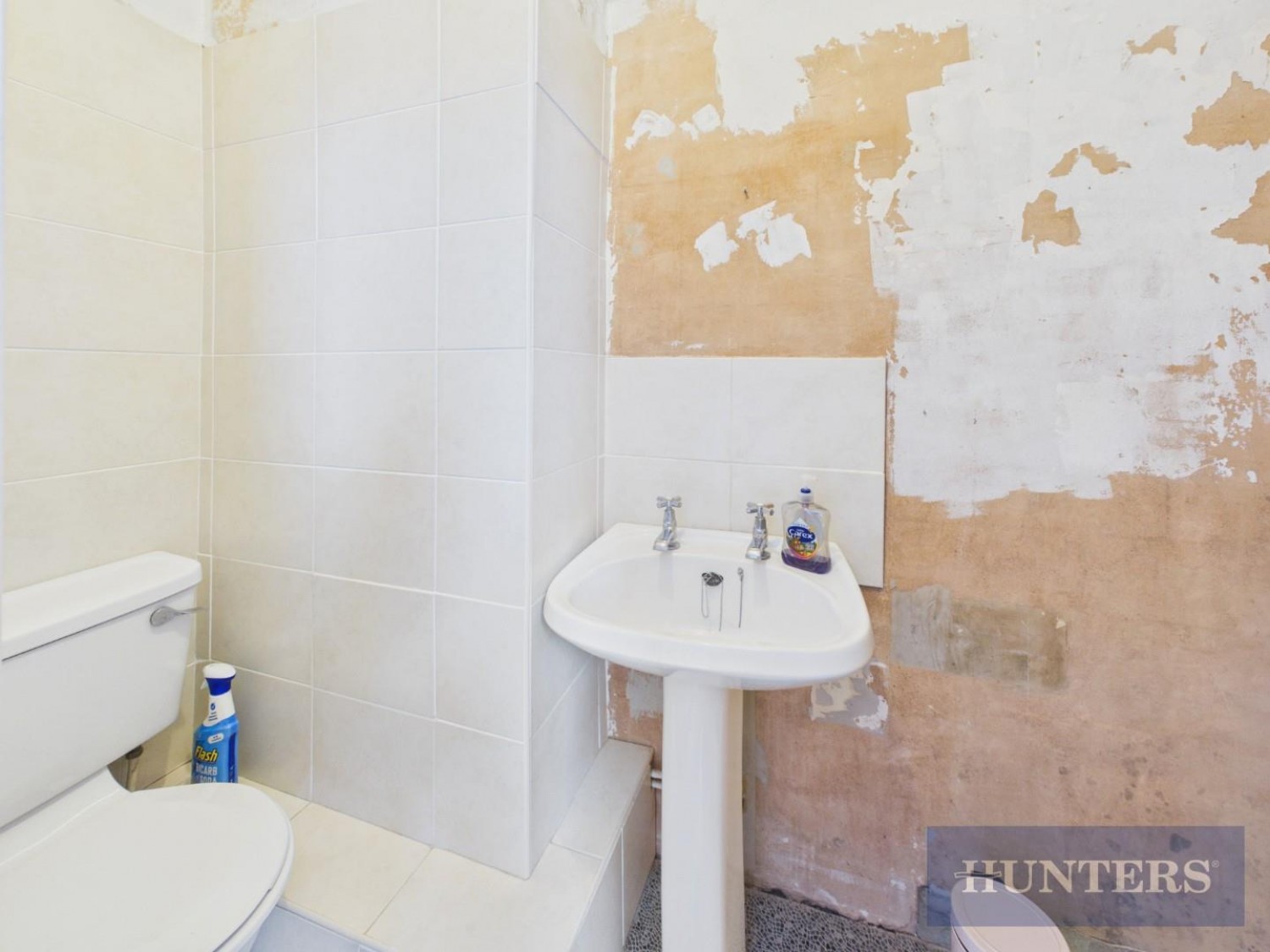 6 bedroom House for sale in West Street, Scarborough