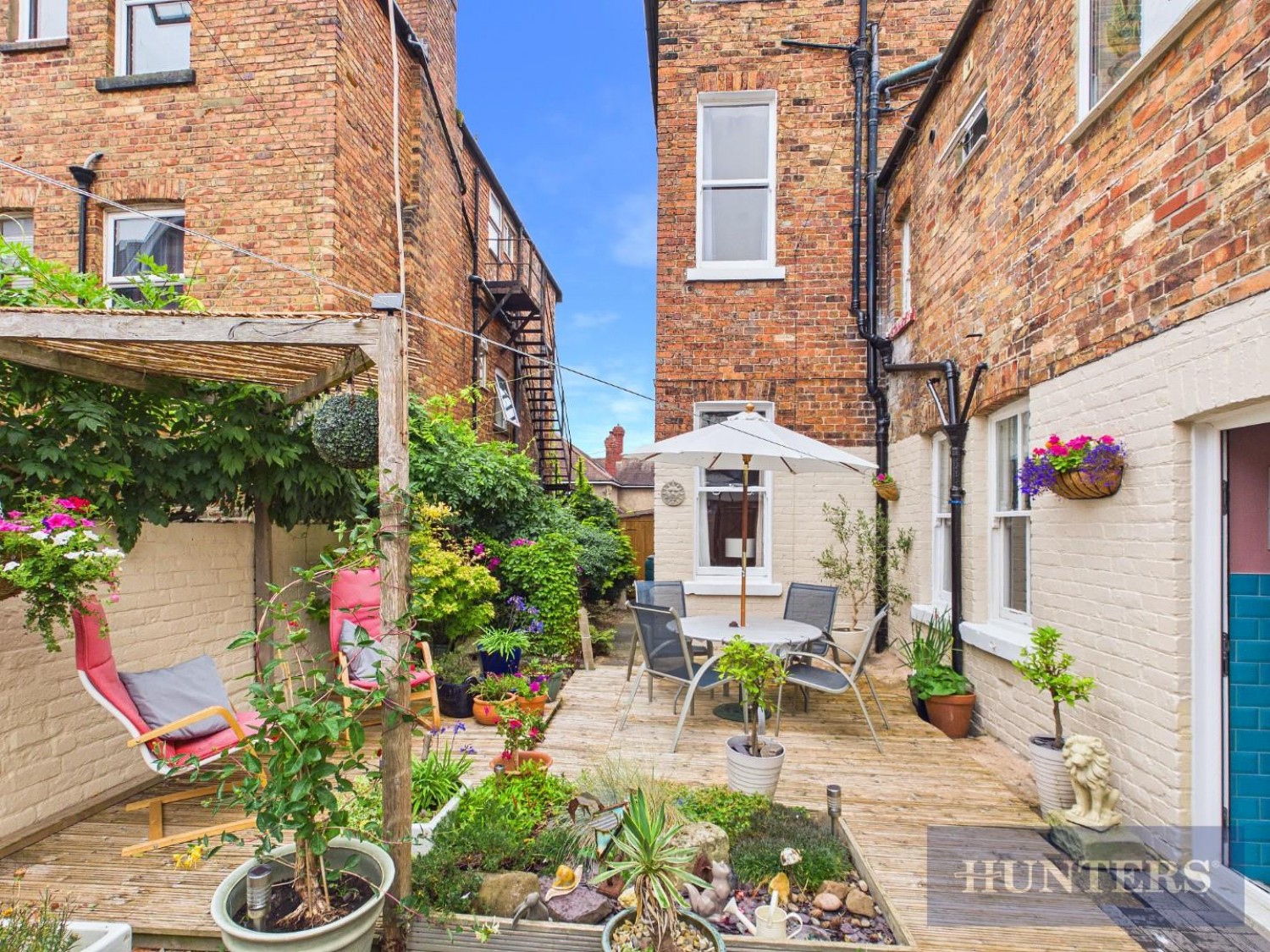 6 bedroom House for sale in West Street, Scarborough