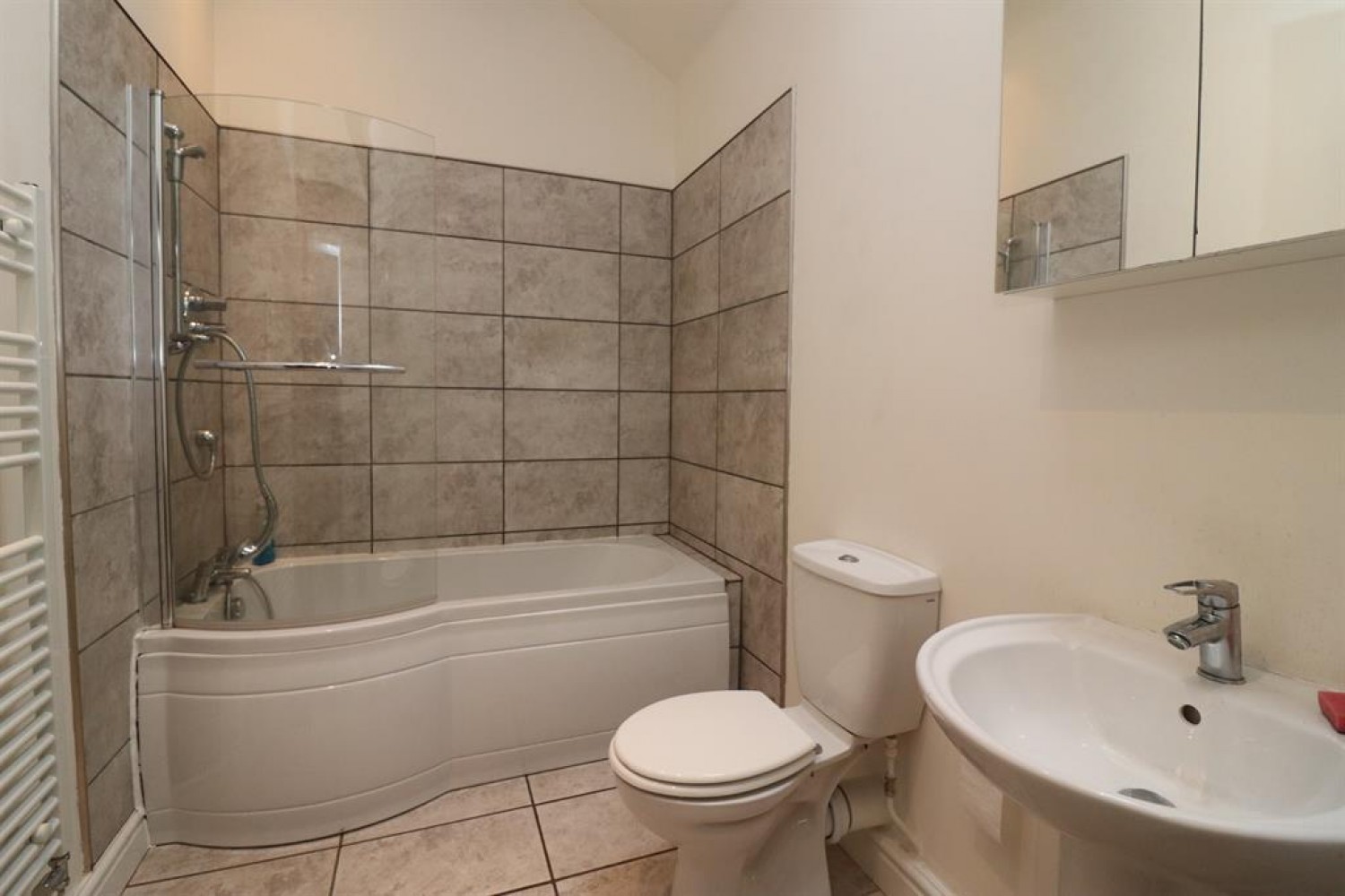 2 bedroom Flat to let in Longsight Road, Clayton Le Dale, Blackburn, BB1 9EX