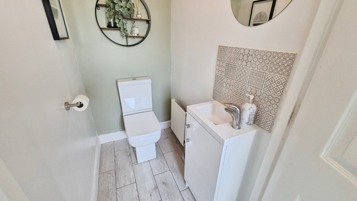 Moorhen Close, Brownhills, Walsall, WS8 6EE