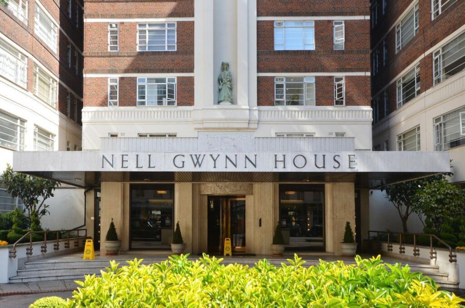 1 bedroom Flat to let in Sloane Avenue, London