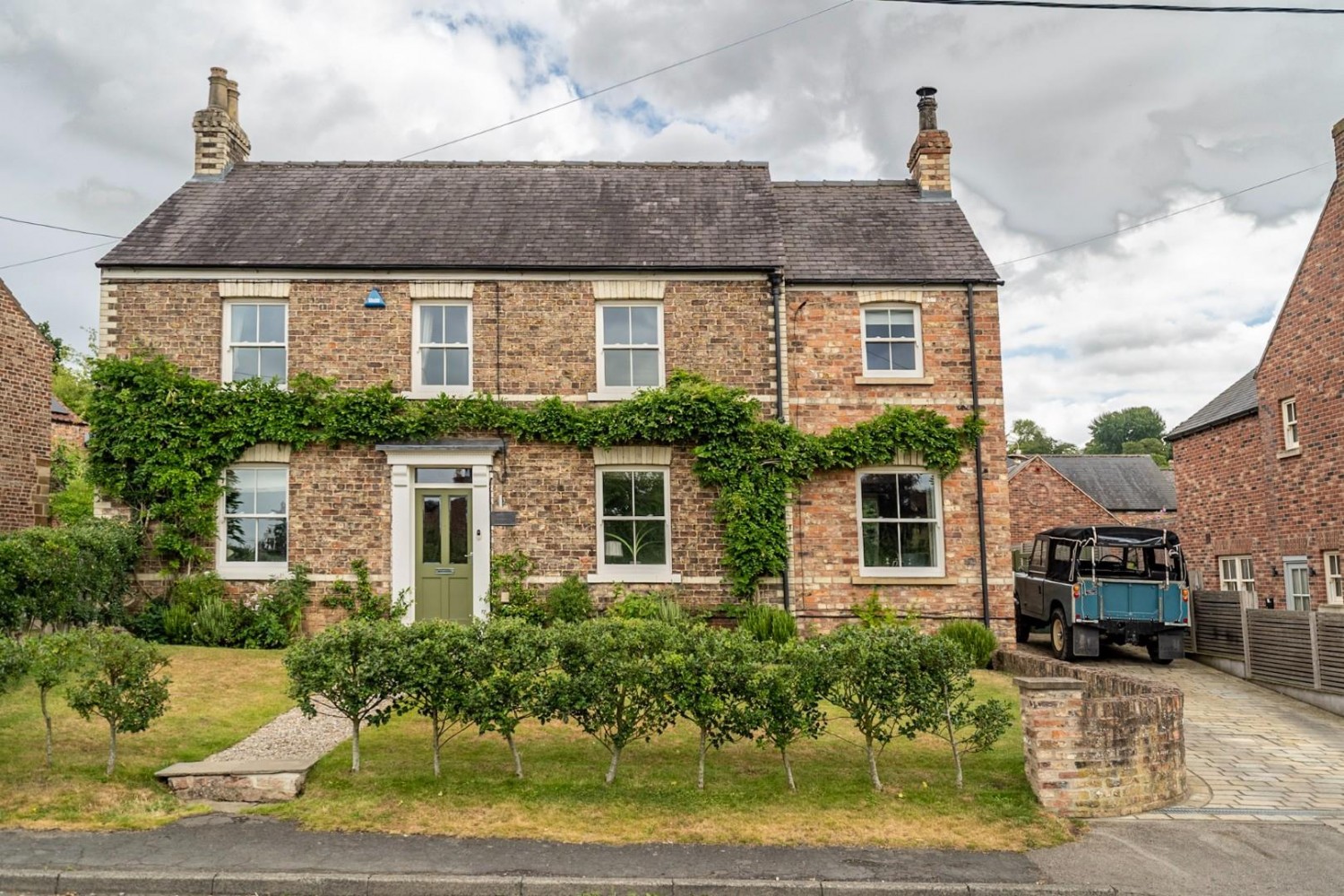 5 bedroom House for sale in The Nookin, Husthwaite, York