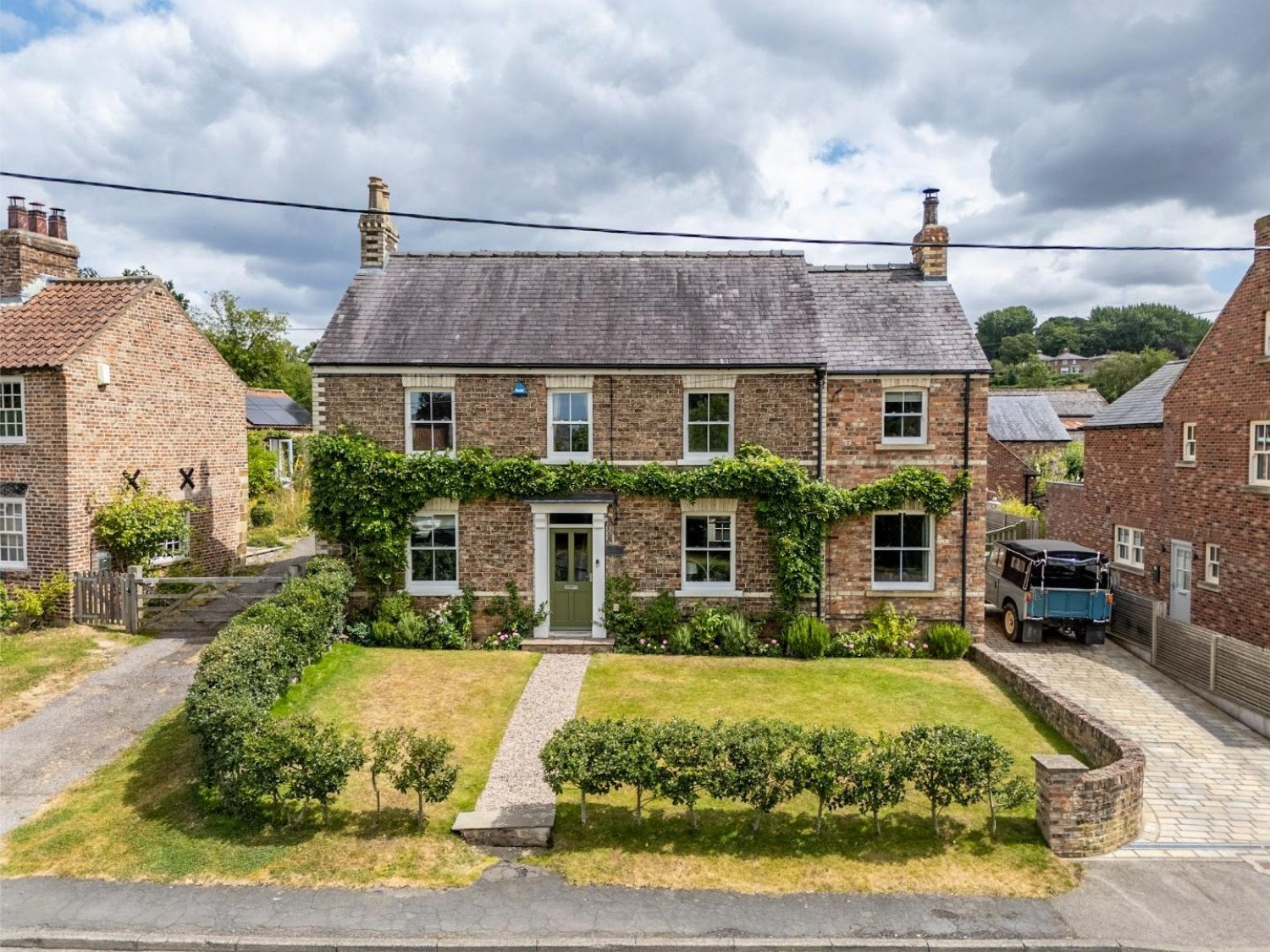 5 bedroom House for sale in The Nookin, Husthwaite, York