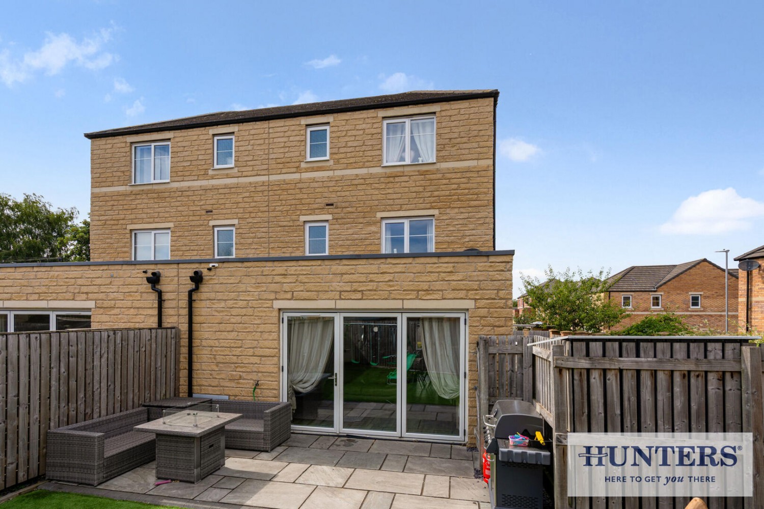4 bedroom House for sale in West Wood Close, Apperley Bridge, Bradford