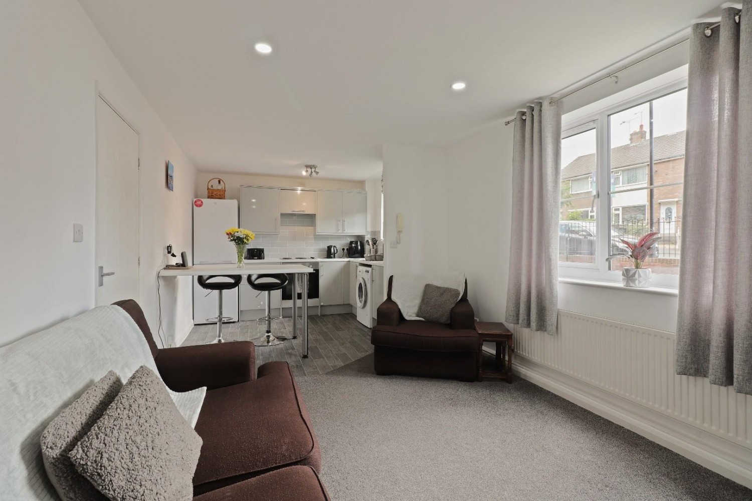 2 bedroom Flat for sale in Tadcaster Road, Woodseats, Sheffield, S8 0RA