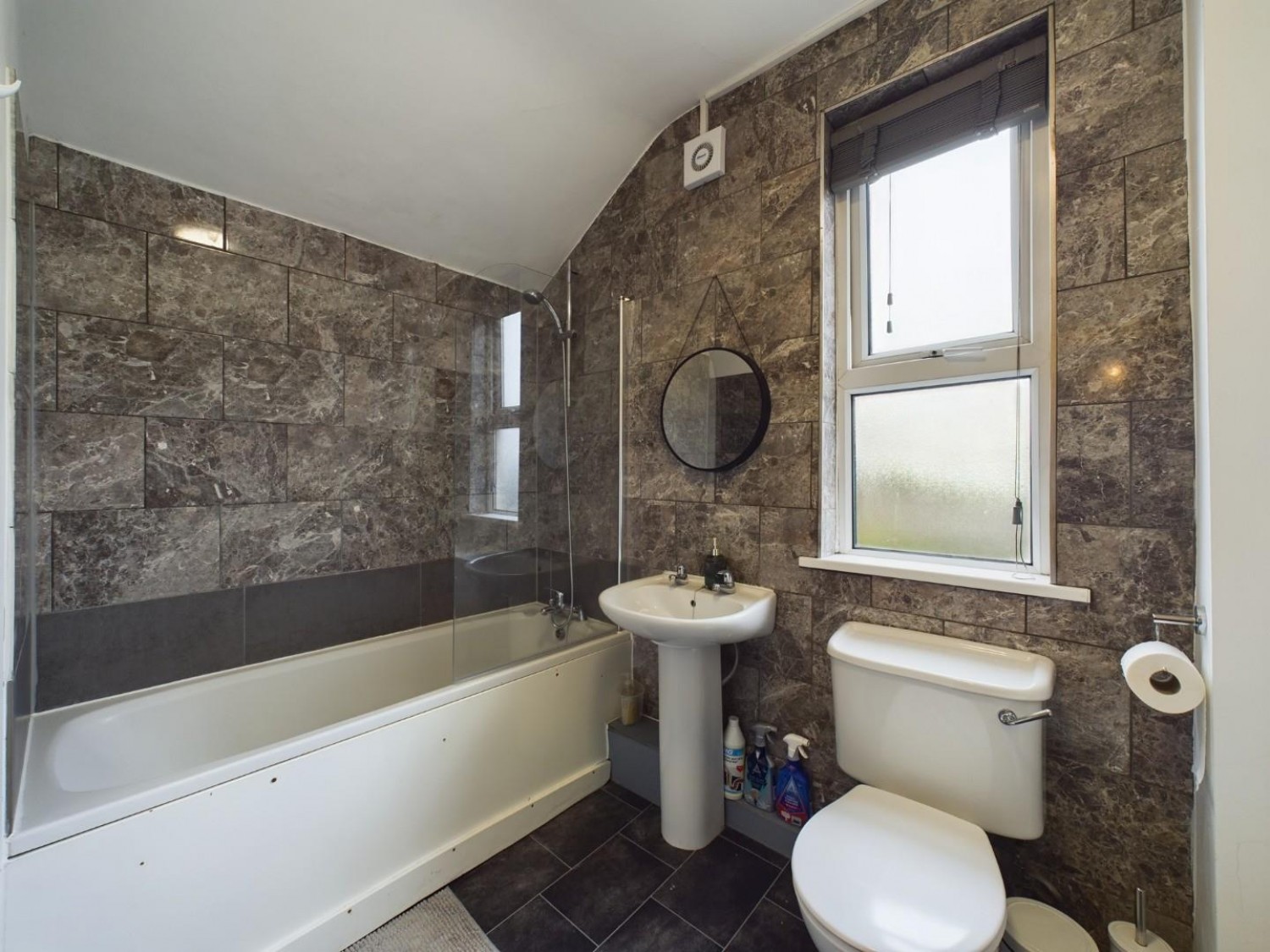 4 bedroom House for sale in Maxwell Way, Pitsmoor, S4