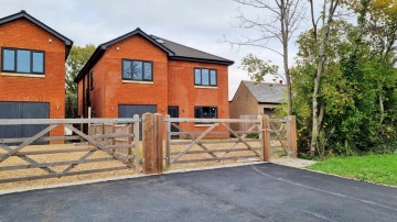 Langley Park Road, Iver