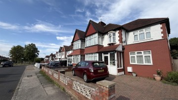 Blenheim Gardens, Wembley