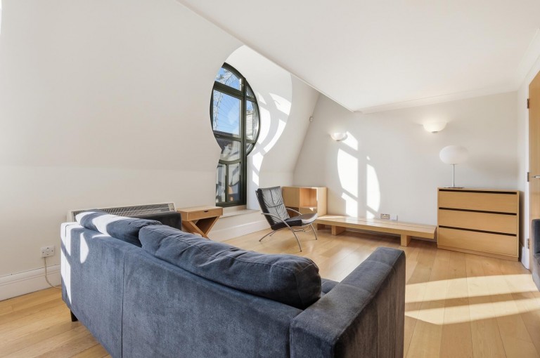 Forum Magnum Square, County Hall Apartments