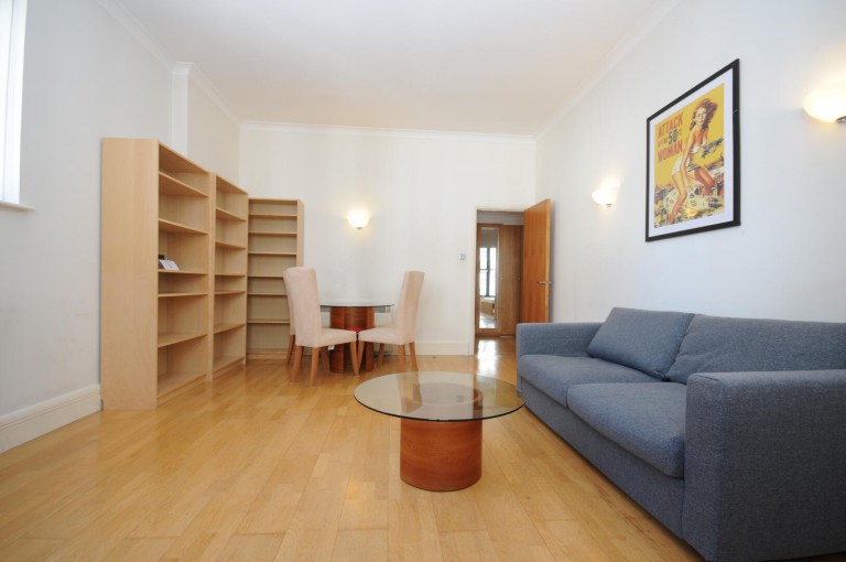 Forum Magnum Square, County Hall Apartments