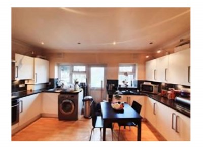 View full details for Whites Avenue, IG2