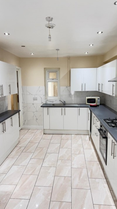 View full details for Shernhall Street, E17