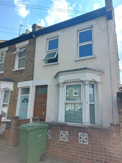 View full details for Widdin street, E15