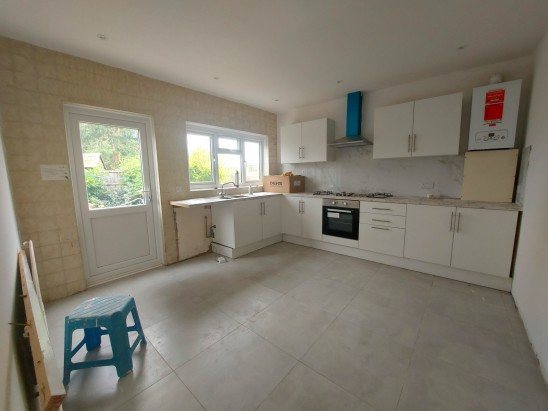 View full details for Hillside Avenue, IG8