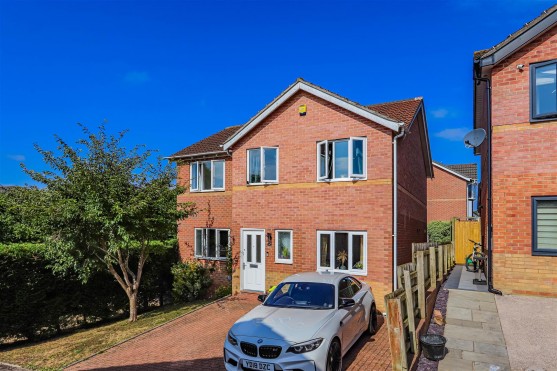 Heol Corswigen, Barry