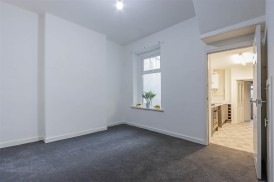 Lombard Street, Barry