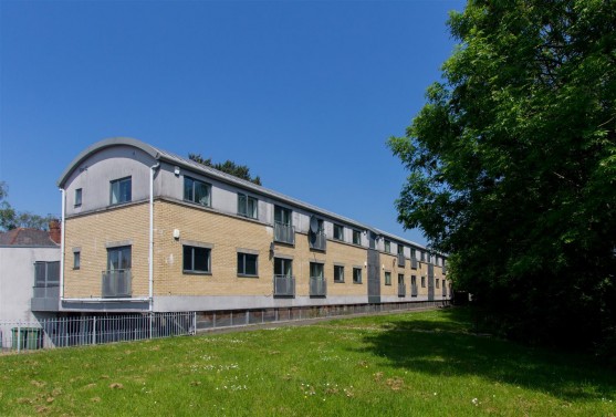 Radyr Place, Gabalfa