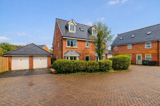 Heol Y Brenin, Penarth