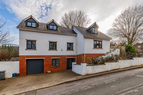 The Hawthorns, Cardiff