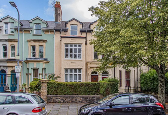 East Grove, Roath