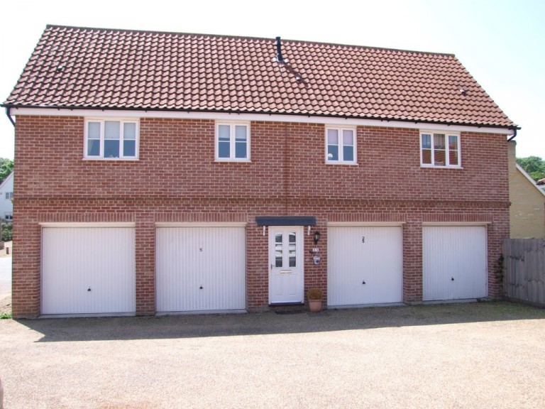 Warren Avenue, Saxmundham