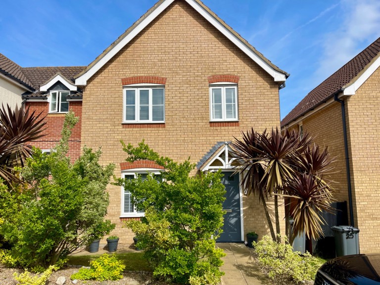 Long Avenue, Saxmundham, IP17 1WG