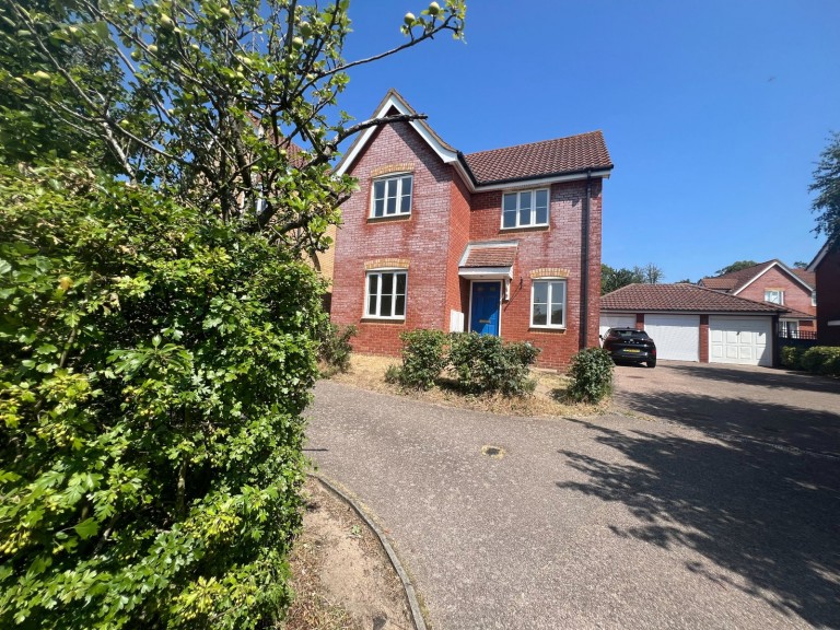 Brook Farm Road, Saxmundham, IP17 1WL