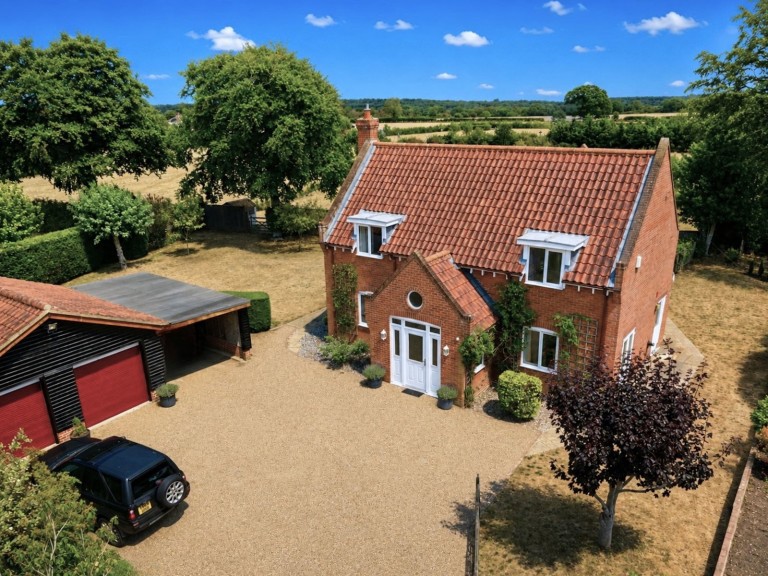 Dunwich Road, Westleton, Saxmundham, IP17 3AU
