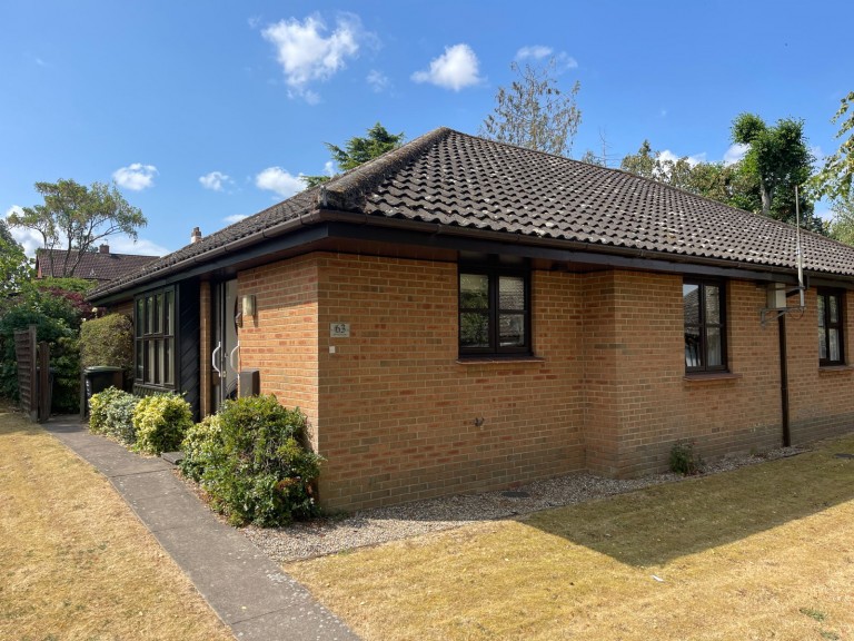 Henley Close, Saxmundham, IP17 1EY