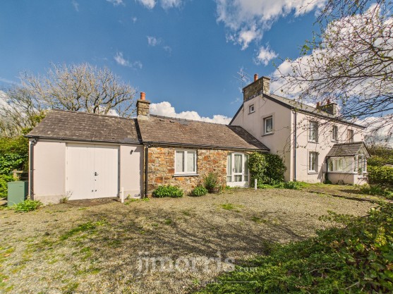 Cwm-Yr-Eglwys, Dinas Cross, SA42