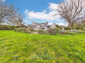 Cwm-Yr-Eglwys, Dinas Cross, SA42