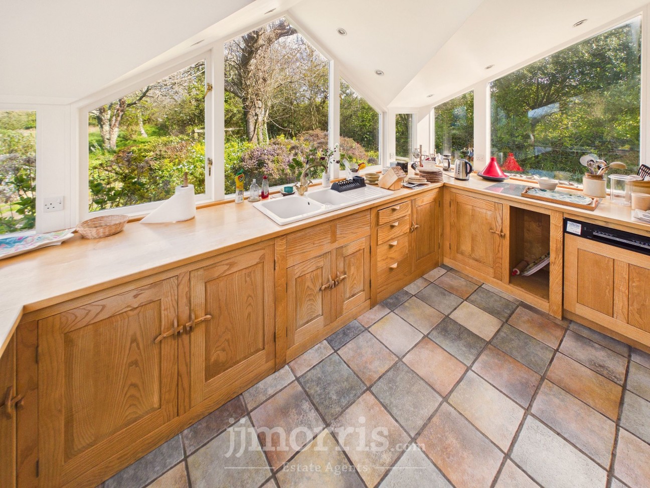 Cwm-Yr-Eglwys, Dinas Cross, SA42