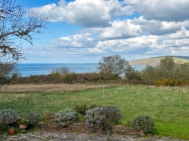 Cwm-Yr-Eglwys, Dinas Cross, SA42