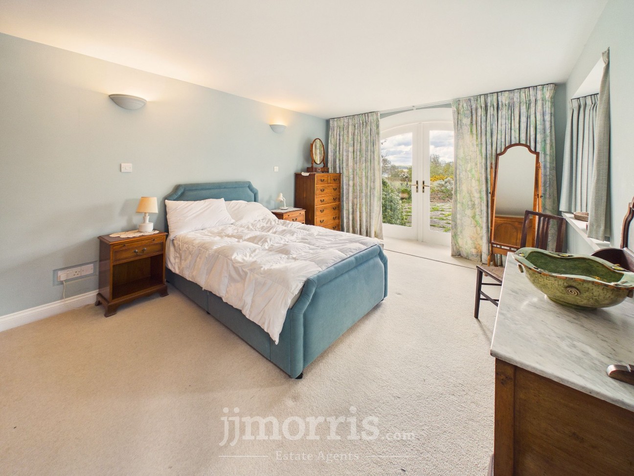 Cwm-Yr-Eglwys, Dinas Cross, SA42