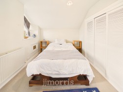 Cwm-Yr-Eglwys, Dinas Cross, SA42