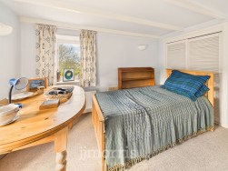 Cwm-Yr-Eglwys, Dinas Cross, SA42