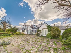 Cwm-Yr-Eglwys, Dinas Cross, SA42