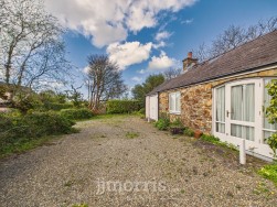 Cwm-Yr-Eglwys, Dinas Cross, SA42