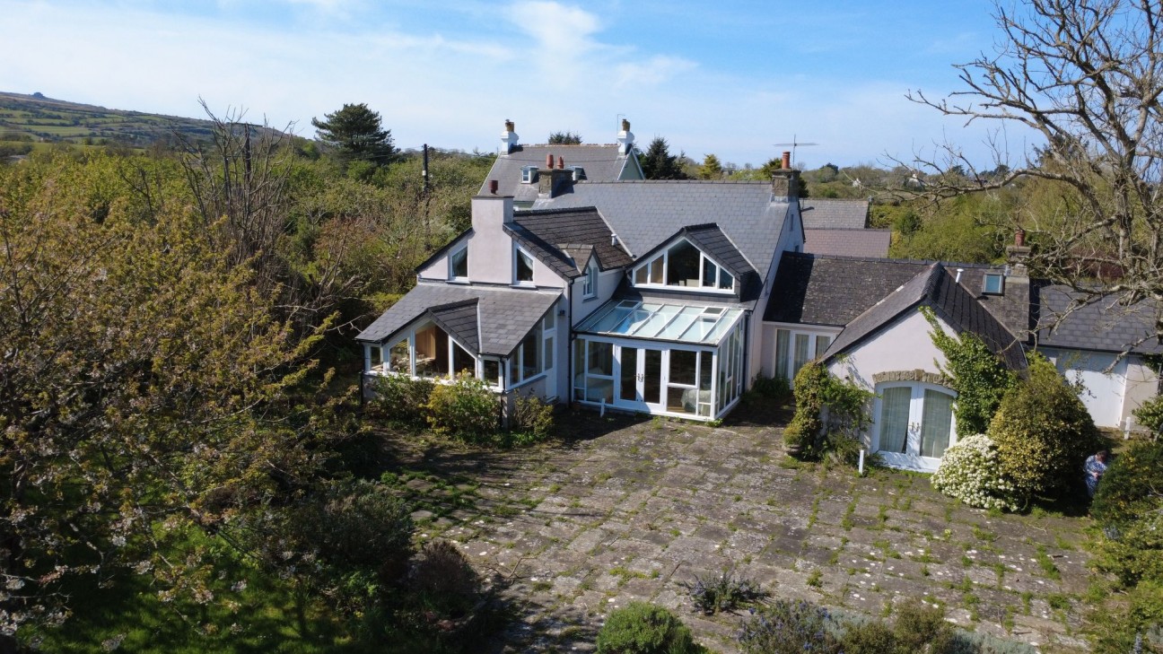 Cwm-Yr-Eglwys, Dinas Cross, SA42